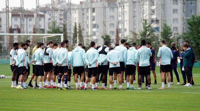 Medipol Başakşehir, Antalyaspor Hazırlıklarını Sürdürdü
