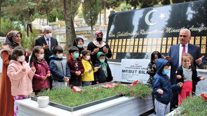 Miniklerden Şehitliğe Ziyaret