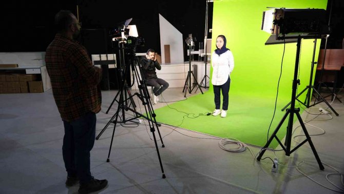 Tv Kanalı Merkezi Gibi Fakülte