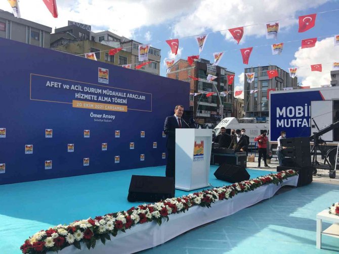 Zeytinburnu’nda ‘Mobil Mutfak Tırı’ Hizmete Alındı