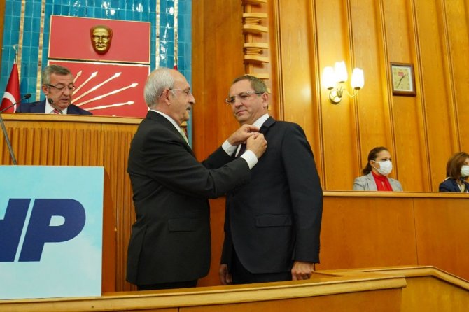 Ayvalık Belediye Başkanı Mesut Ergin, Cumhuriyet Halk Partisi’ne Geçti