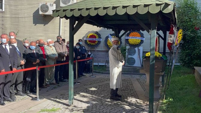 Koronavirüsten Hayatını Kaybeden Öğretim Üyesi Son Yolculuğuna Uğurlandı