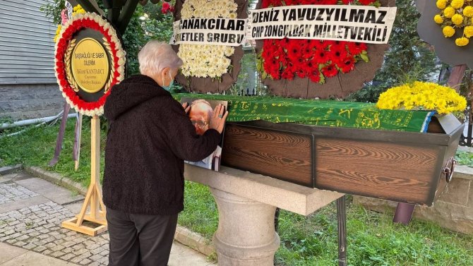 Koronavirüsten Hayatını Kaybeden Öğretim Üyesi Son Yolculuğuna Uğurlandı