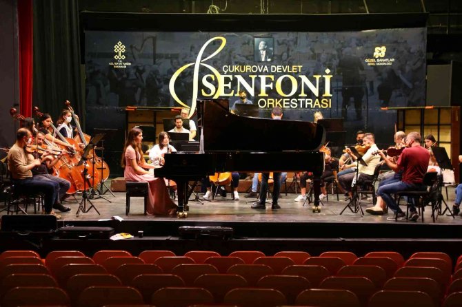 13 Yaşındaki İ̇lyun, Çdso İle Mozart’ın 13. Senfonisini Çalacak
