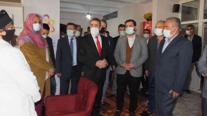 Balıkesir’de "İ̇nci Kitap Kafe" Törenle Açıldı