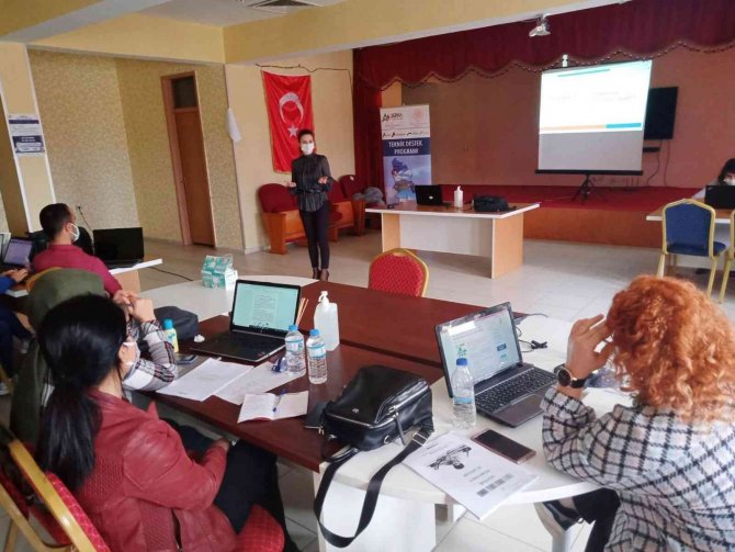 Ağrı’da Öğretmenlere Yönelik Scientix Stem Eğitimi Başladı