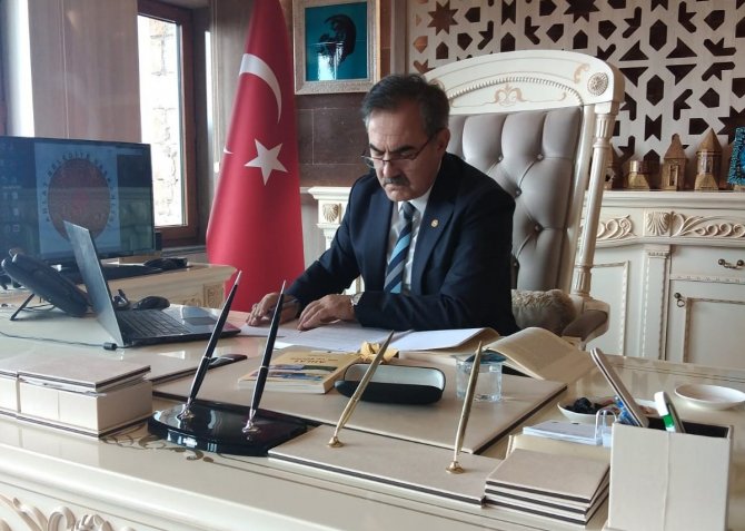 “Tarihten Bugüne Kapılar Açan Şehir: Ahlat” Uluslararası Sempozyumu Gerçekleştirildi