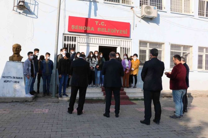 Bu Beldede Öğrenci Servisi Ve Şehir İçi Ulaşım Ücreti Belediye Başkanı Tarafından Karşılanıyor