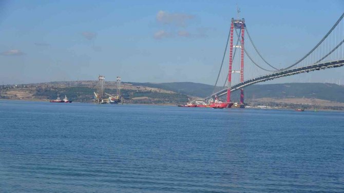 Dev Platform 57 Metre Suya Batırılarak 1915 Çanakkale Köprüsü Altından Geçti