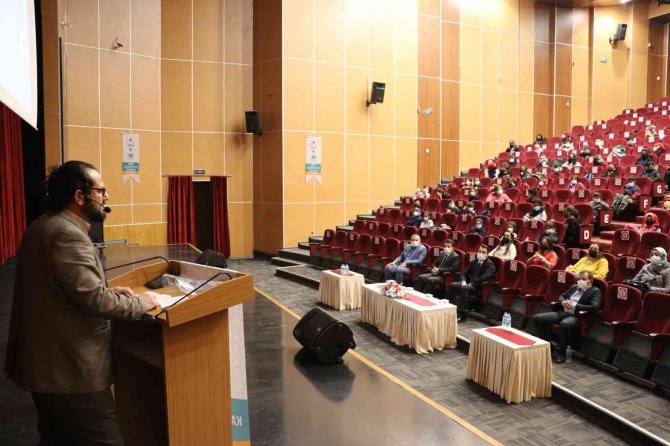 Çetin Öğrencileri Bilgilendirdi