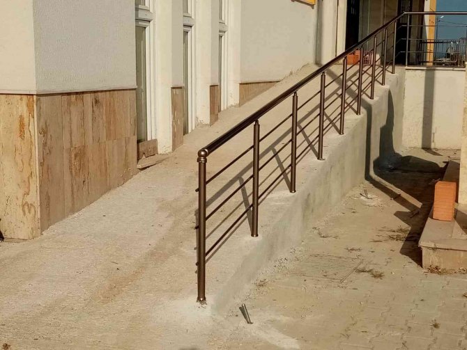 Yenişehir’de Her Okula Engelli Rampası Yapıldı