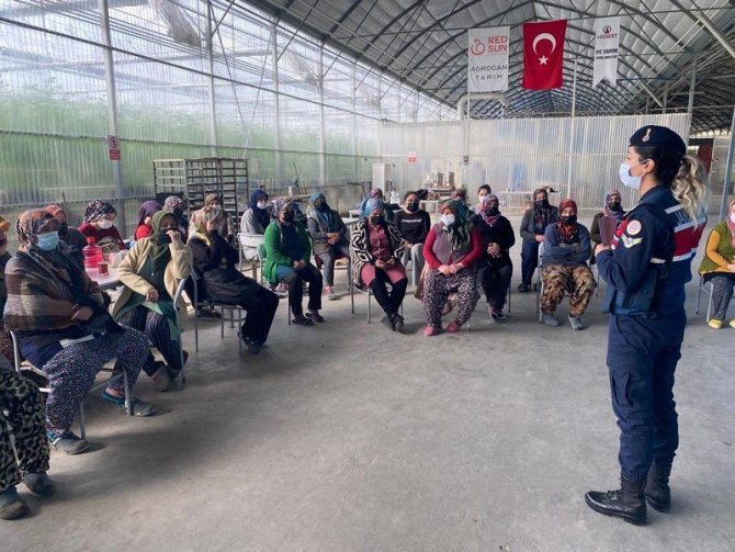 Kadın Tarım İşçileri ‘‘Aile İçi Ve Kadına Yönelik Şiddetle Mücadele’’ Konularında Bilgilendirdi