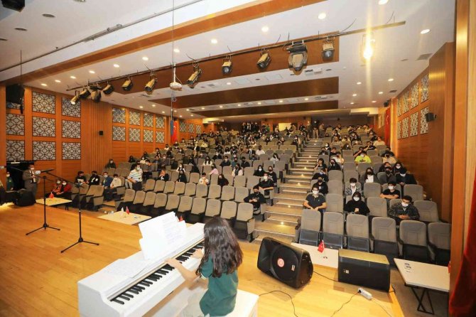 Fadıloğlu’dan Öğrencilere Kariyer Tavsiyesi