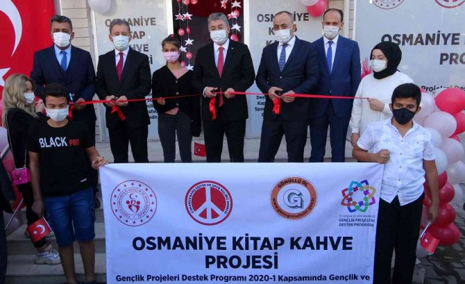 Osmaniye’de “Kitap Kahve” Açıldı