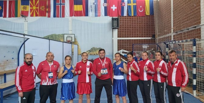 Gençler Avrupa Boks Şampiyonası’nda İki Final