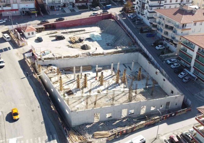 Hem Pazar Alanı Hem Kültür Merkezi