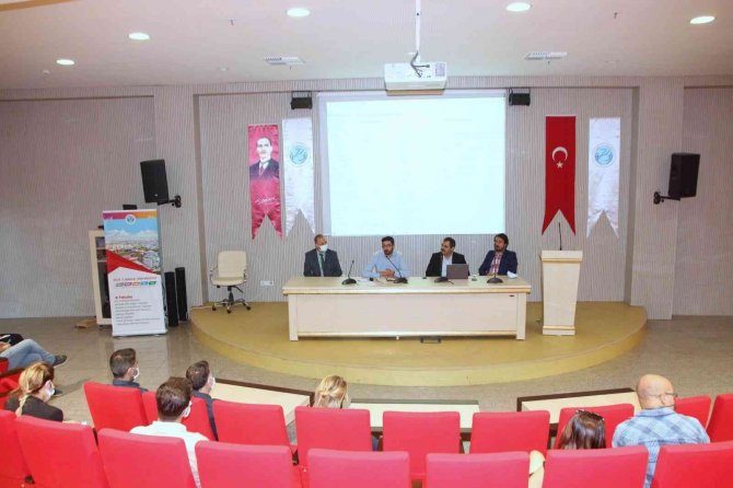 Erasmus Programı Bilgilendirme Toplantısı Gerçekleştirildi