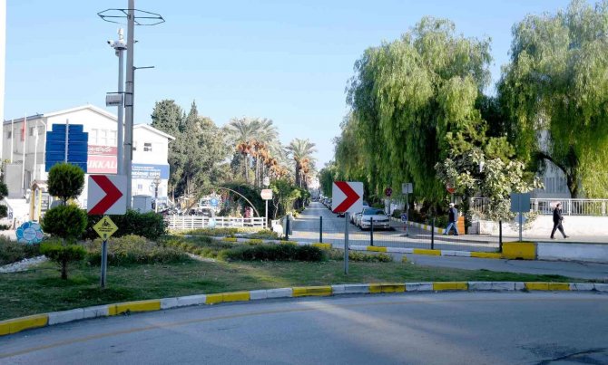 Kuşadası Belediyesi’nden Trafikte Örnek Uygulama