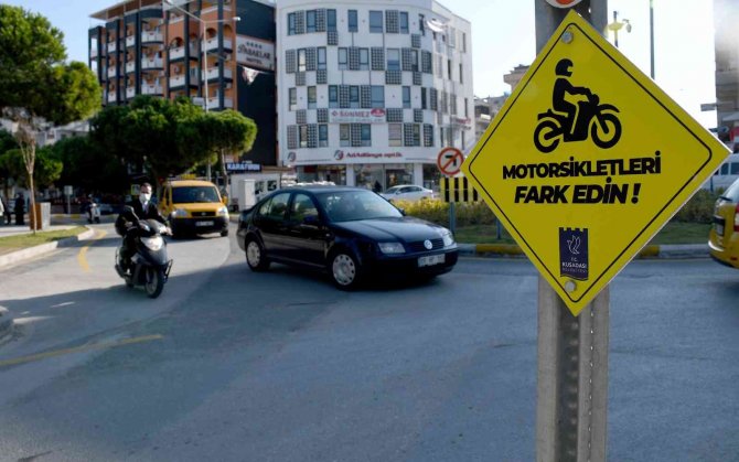 Kuşadası Belediyesi’nden Trafikte Örnek Uygulama