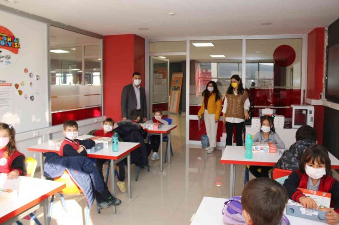 Kütahya’da Okulların ’Kendin Yap Atölyeleri’ Ziyaretleri Başladı