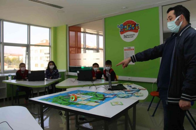 Kütahya’da Okulların ’Kendin Yap Atölyeleri’ Ziyaretleri Başladı