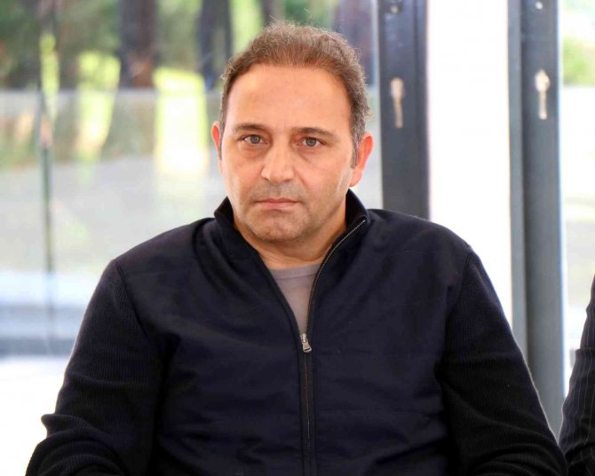 Fuat Çapa: "Sosyal Medya Ciddiye Alınacak Bir Mecra Değil"