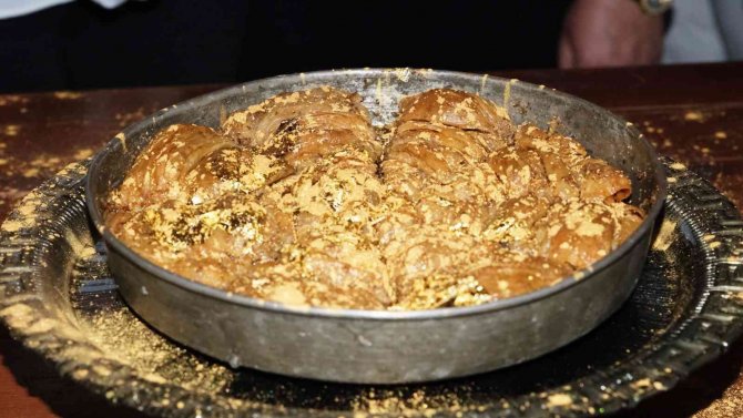 Dünyanın En Pahalı Tatlısı: Dilimi 5 Bin Lira
