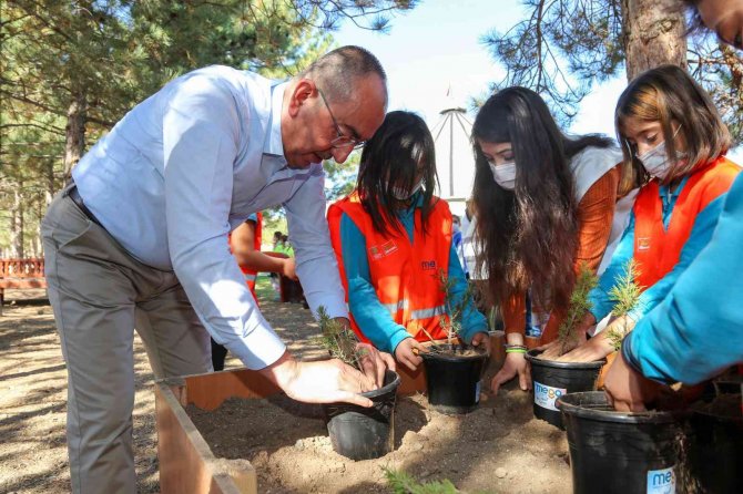 ‘Mega Doğa Okulu’ Öğrencilere Doğanın Ve Hayatın Kapılarını Aralıyor