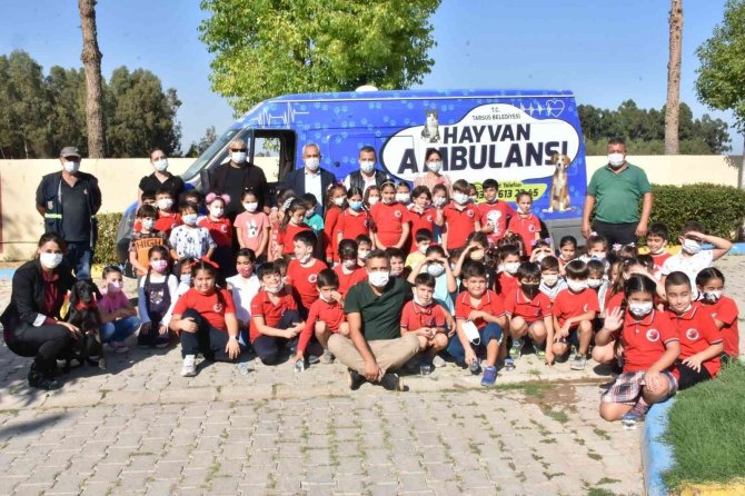 Tarsus’ta Öğrencilere Hayvan Sevgisi Aşılayacak Adım