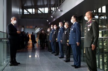 Bakan Akar, Nato Karargâhında Nato Daimi Temsilciliğini Ve Türk Askerî Temsilciliğini Ziyaret Etti