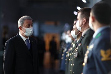 Bakan Akar, Nato Karargâhında Nato Daimi Temsilciliğini Ve Türk Askerî Temsilciliğini Ziyaret Etti