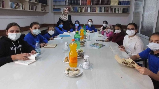 Balıkesir’de "İ̇nci Kitap Kafe" Törenle Açıldı