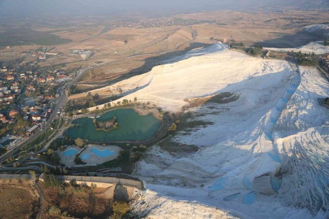 Pamukkale’deki Muhtarlar, ‘Beyaz Cennet’i Gün Doğumu İle Havadan İzledi