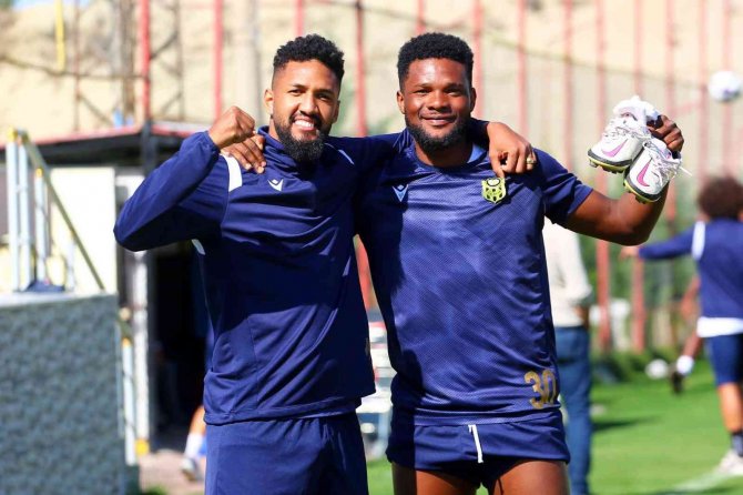Tetteh: "Güzel Bir Aile Ortamı Yakaladık"