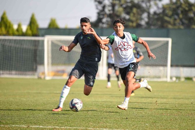 Denizlispor, U19 Takımı İle Antrenman Maçı Yaptı