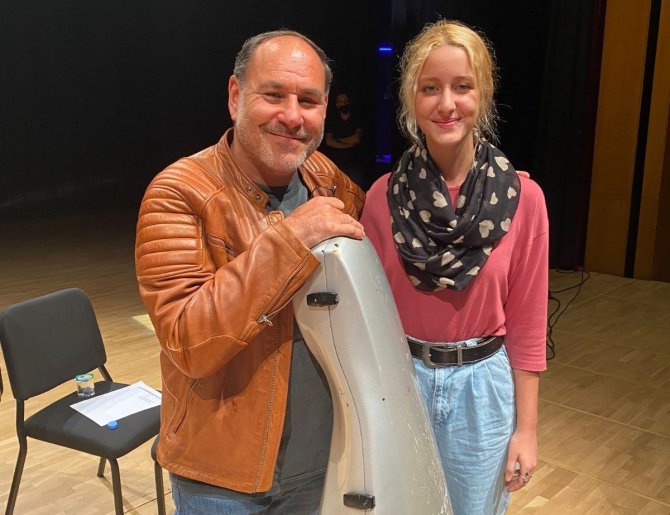 Dünyaca Ünlü Sanatçıdan Üniversite Öğrencisi Dikbıyık’a Masterclass Eğitimi