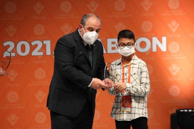 Geleceğin Bilim İnsanları Tübi̇tak Ödülleri İle Buluştu