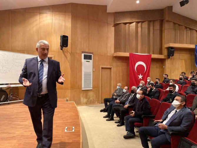 Ktü’deki Seminerde Kanal İ̇stanbul Ve Türk Denizciliği Konuşuldu