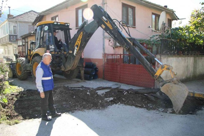 Akyazı’da Üst Yapı Çalışmaları Sürüyor