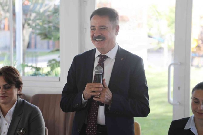 Başkan Deveci’den Muhtarlara: “Dayanışmayı Güçlendirelim”