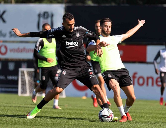 Beşiktaş’ta Başkan Çebi, Galatasaray Maçı Hazırlıklarını İzledi