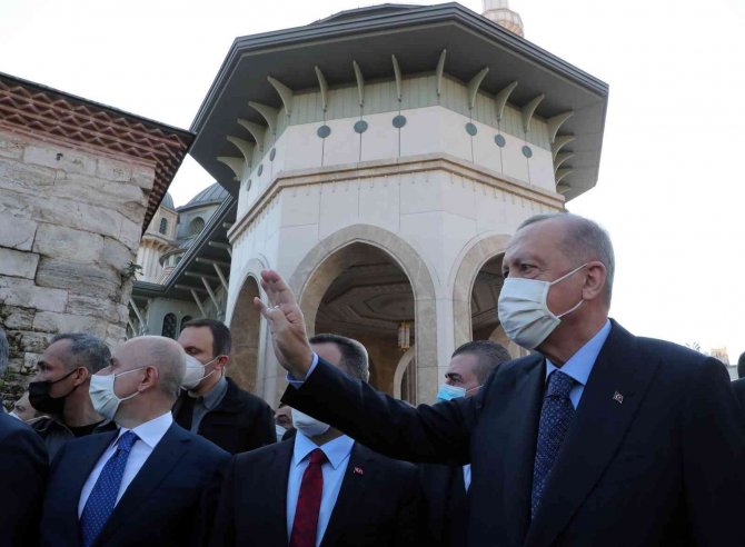 Cumhurbaşkanı Recep Tayyip Erdoğan, Cuma Namazını Taksim Camii’nde Kıldı