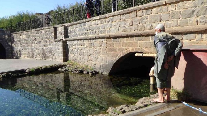 Havanın Soğumasıyla Anzele Suyunda Çocukların Yerini Balıklar Aldı