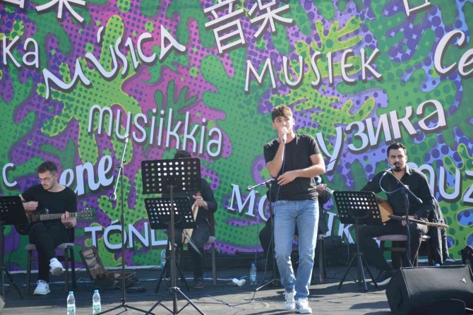 Düzce Üniversitesi’nde Müzik Durağı Konserleri Başladı
