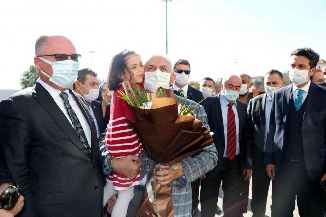 Binali Yıldırım’a ’Dost’ Postu