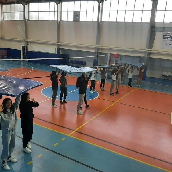 Gediz’de Spor Salonları Ve Sahalar Gençlerle Dolup Taşıyor