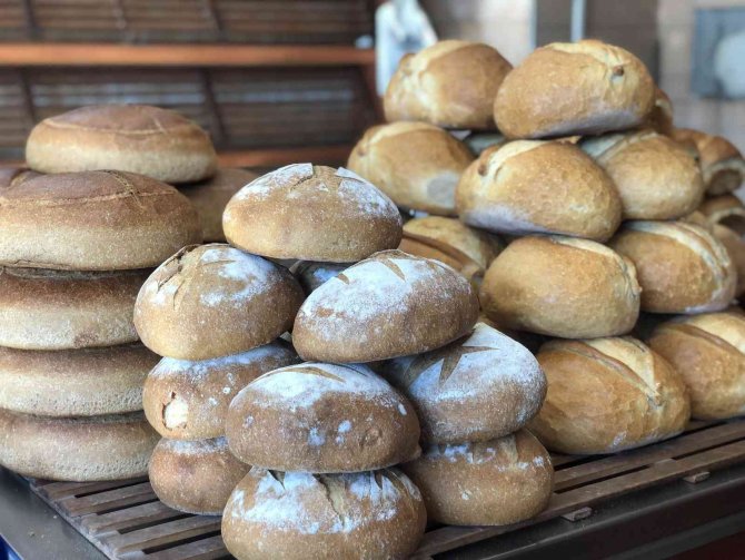 İ̇stanbul’da Fırınlar Ekmek Fiyatını Artırmayı Bekliyor
