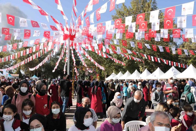 Anadolu’nun En Büyük Kitap Fuarı Açıldı