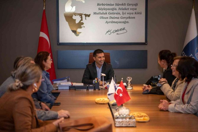 Kuşadası, Chp Kadın Kolları’nın İl Başkanları Toplantısına Ev Sahipliği Yapacak