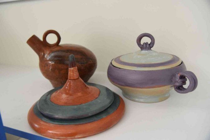 Çamuru Sanat Eserine Dönüştürüyorlar